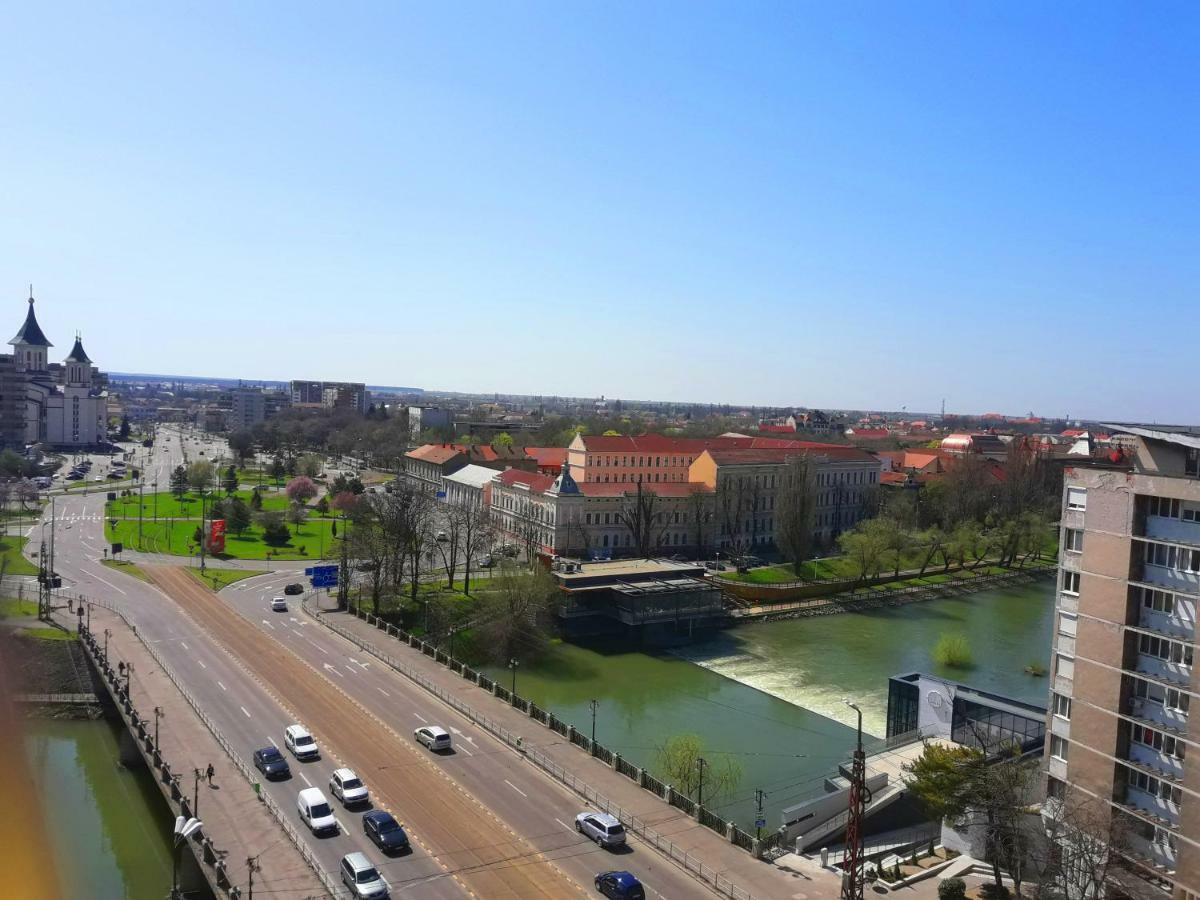 Ana'S Apartment Oradea Bagian luar foto