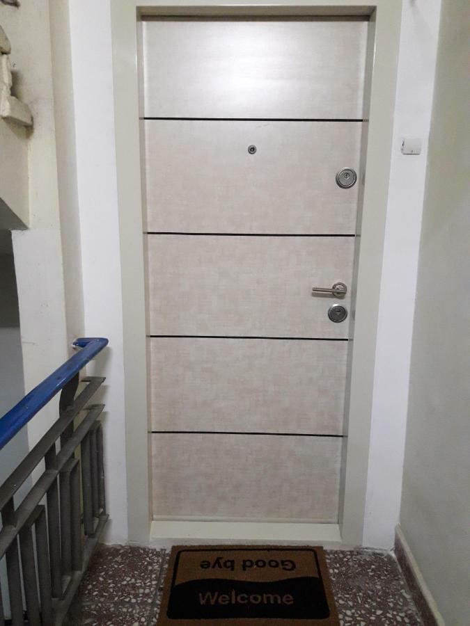 Ana'S Apartment Oradea Bagian luar foto