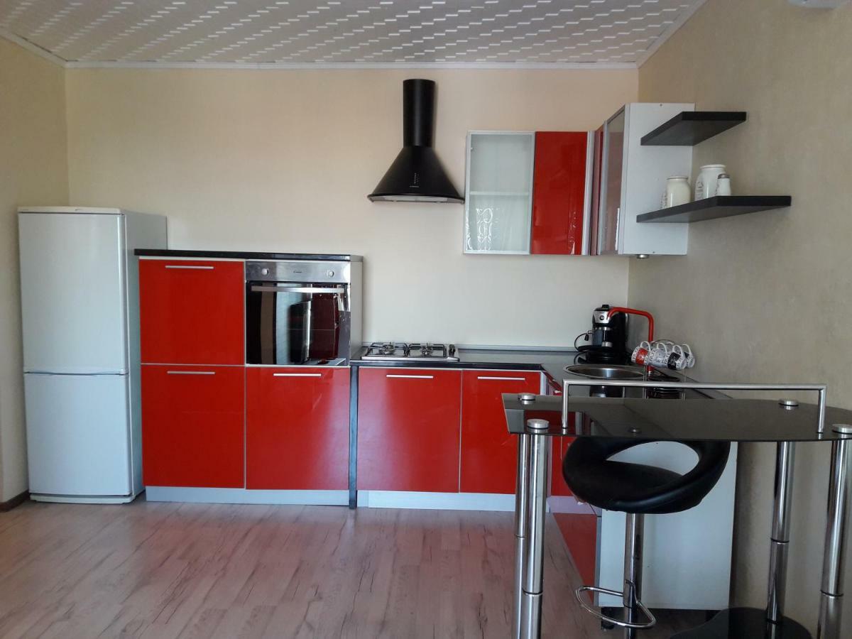 Ana'S Apartment Oradea Bagian luar foto