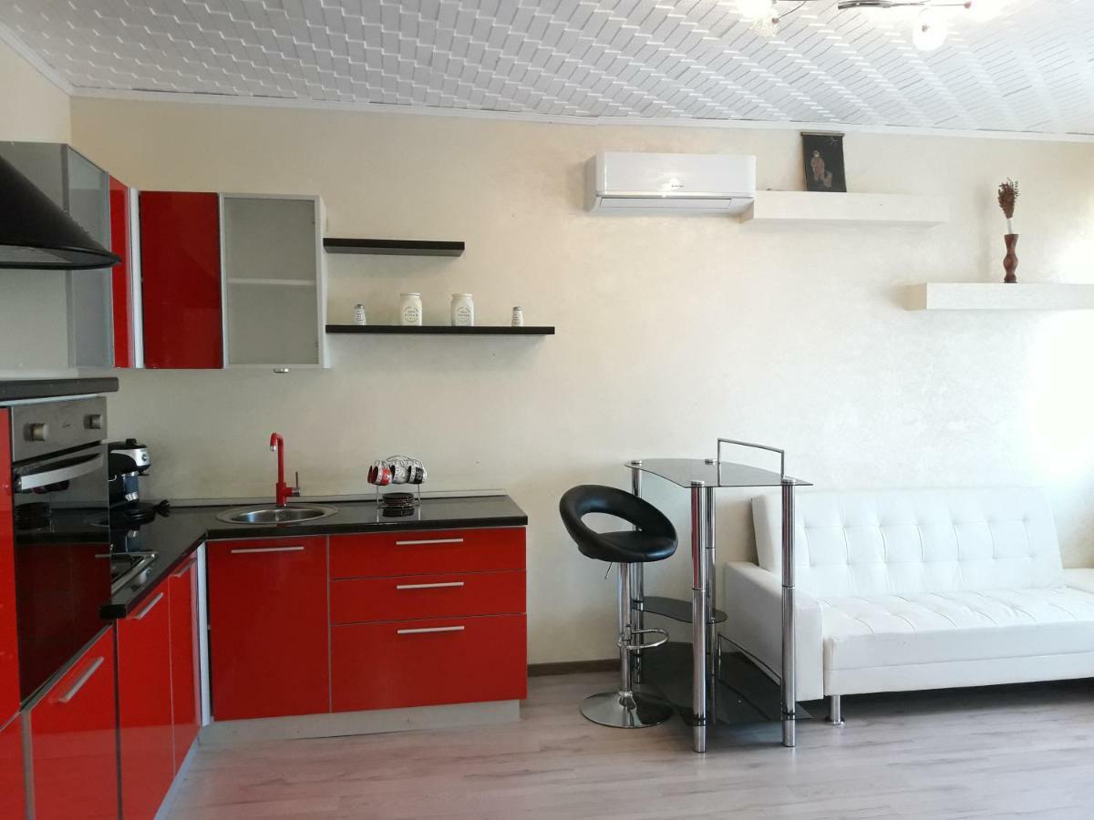 Ana'S Apartment Oradea Bagian luar foto